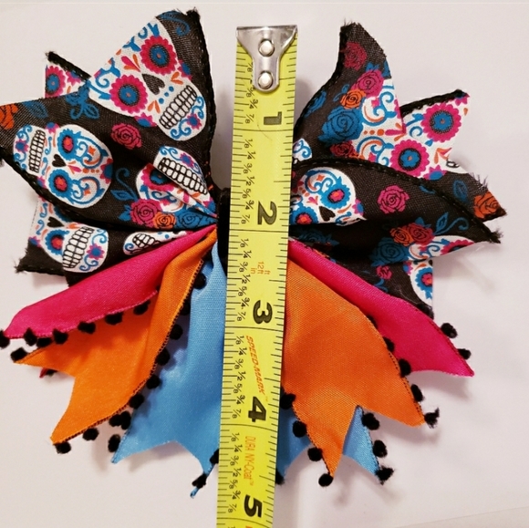 💀 Sugar Skull Bow - Picture 4 of 5